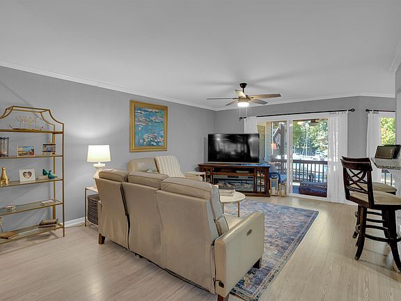 5th image of 228 Shoreline Dr