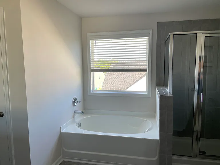 715 Courtland Dr — Photo 10