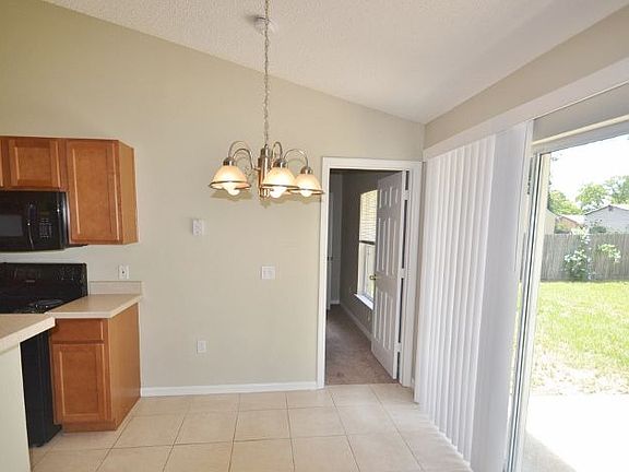 4th image of 2762 Beckwith St