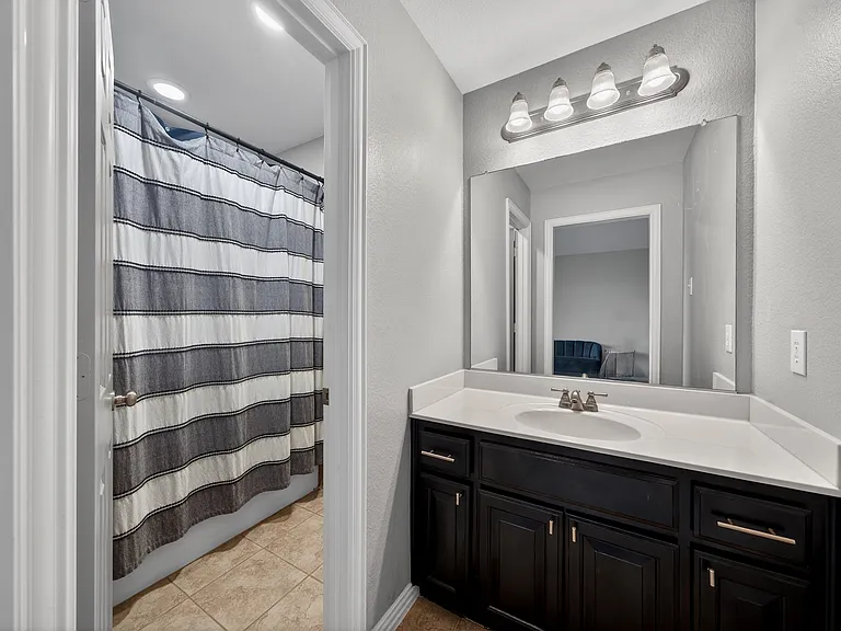 301 Foxcroft Ln — Photo 30