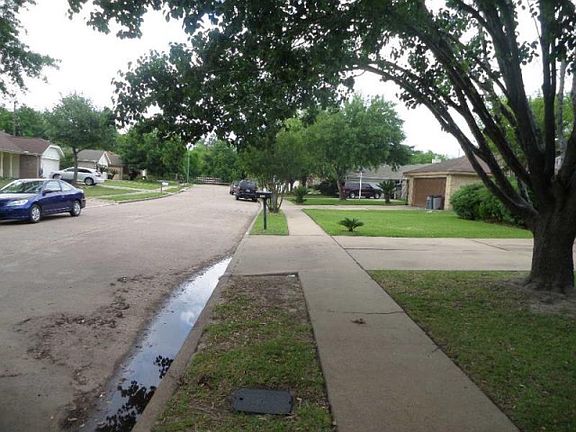 4th image of 7722 Western Oak Ln