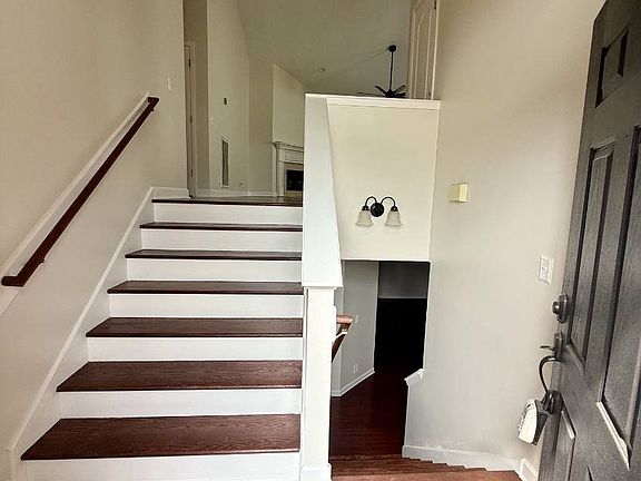 3rd image of 1078 Willoughby Station Blvd