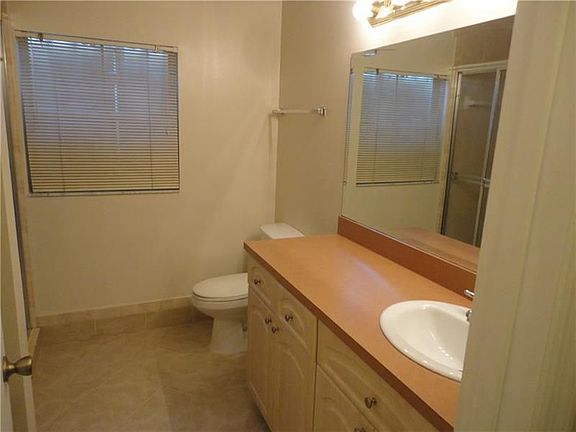 5th image of 5240 NW 94th Ter