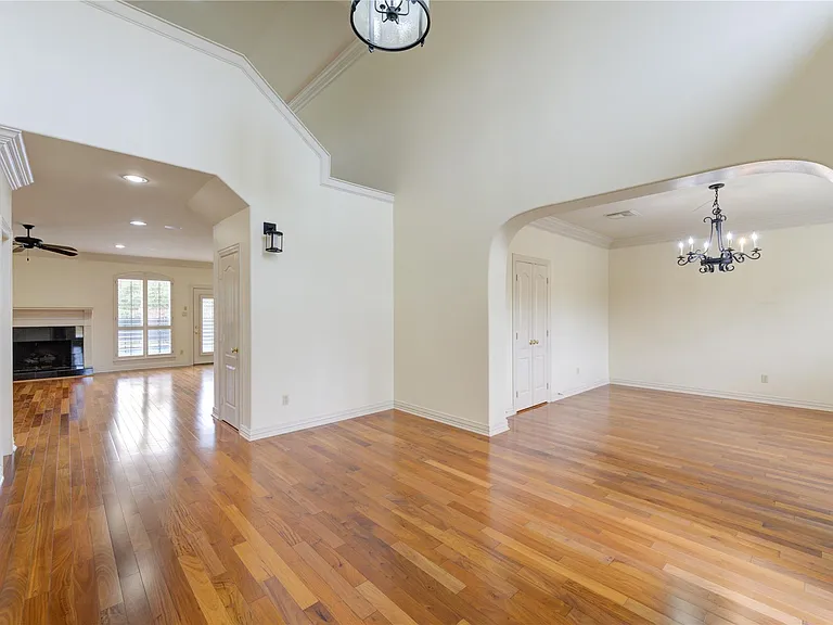 1502 Ashbury Park Ln — Photo 13