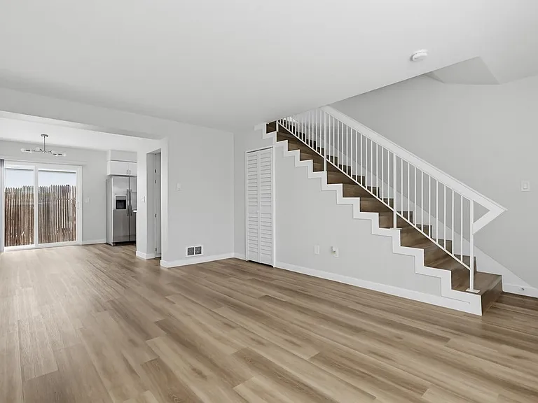 3650 Newton — Photo 19
