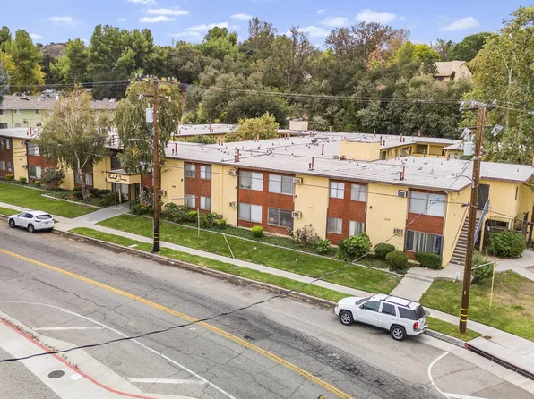 24377 Newhall Ave, Newhall, CA 91321