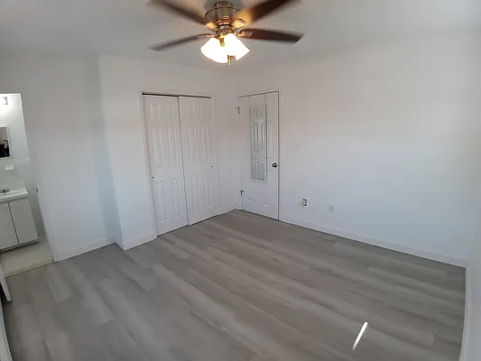 Rented by Halvatzis Realty | media 3