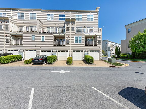 3rd image of 1830 Wheyfield Dr #6-B