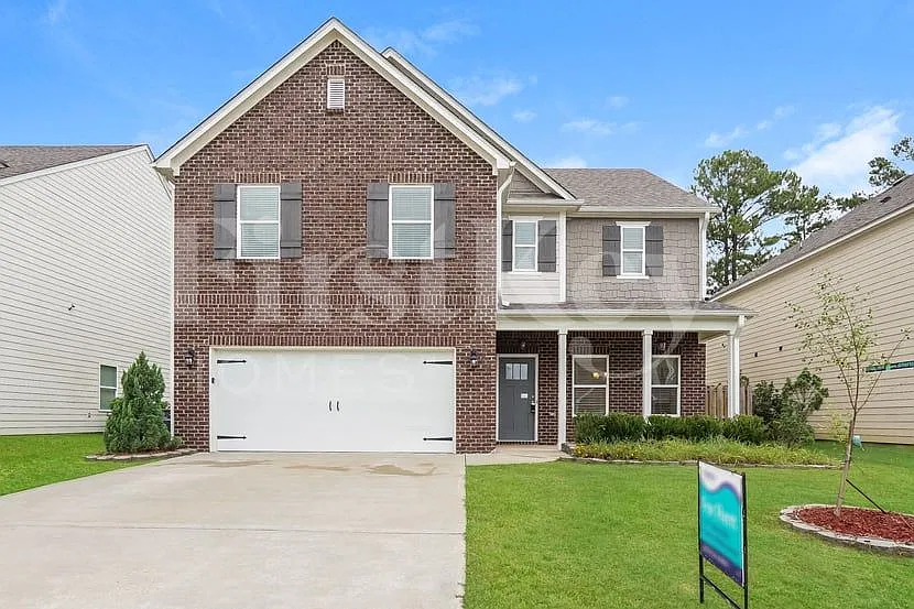 4 bed, 3.0 bath, 2400 sqft, $2,190 — Photo 1