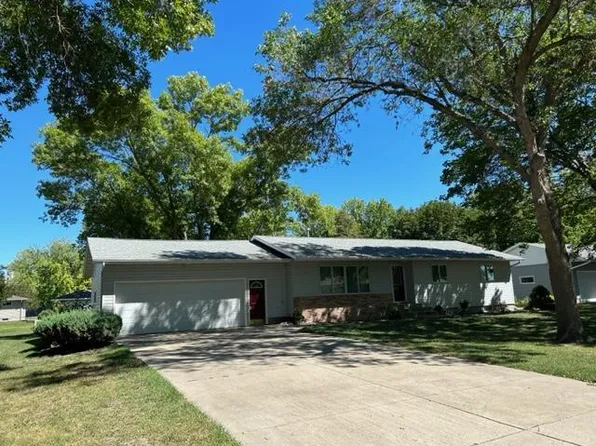 129 W 5th St S, Cottonwood, MN 56229