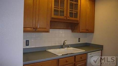 4th image of 1576 Breen St