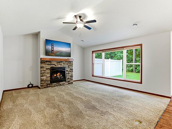 5th image of 1302 Shady Ln