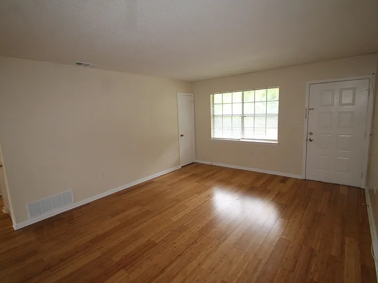 2528 Semken Ave #D — Photo 3