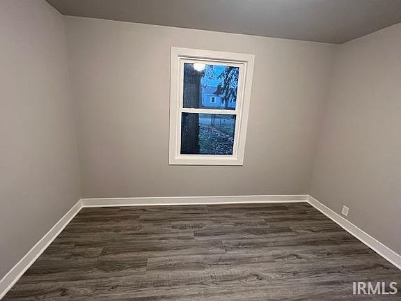 5th image of 1038 Garden Ln