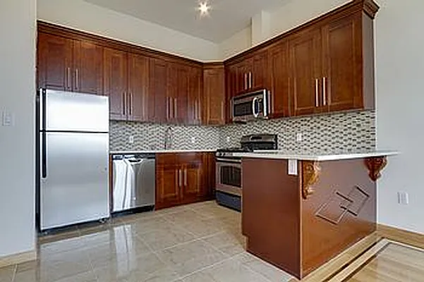 Rented by Wolf Brokerage LLC | media 15