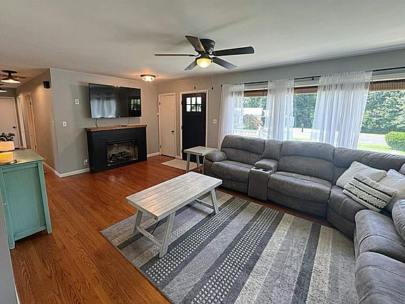2nd image of 5 Morningside Dr