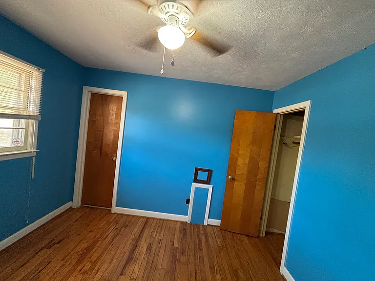 4402 Bluff St — Photo 3