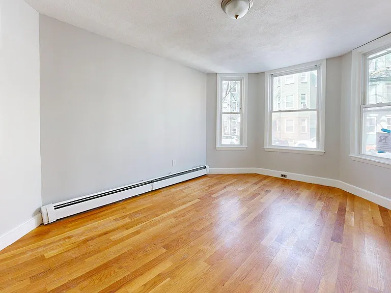 205 Chelsea St #3 — Photo 1