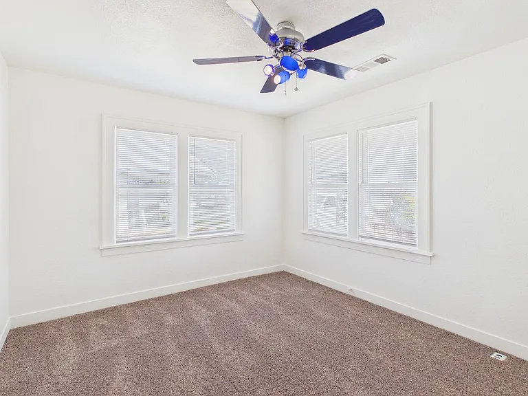 701 Sunset Ter — Photo 18