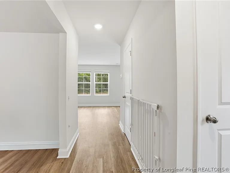 7811 Lucinda Ln — Photo 4