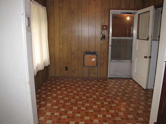 4th image of 2219 Katy Ave