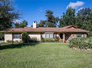 1204 W Crooked Lake Pl, Eustis, FL 32726