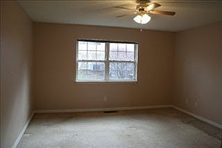 5th image of 15 Southridge Cir