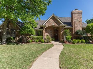 5905 Moss Dr, Arlington, TX 76016