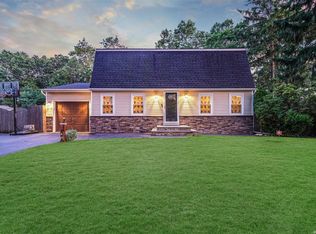 92 Moriches Middle Island Rd, Shirley, NY 11967