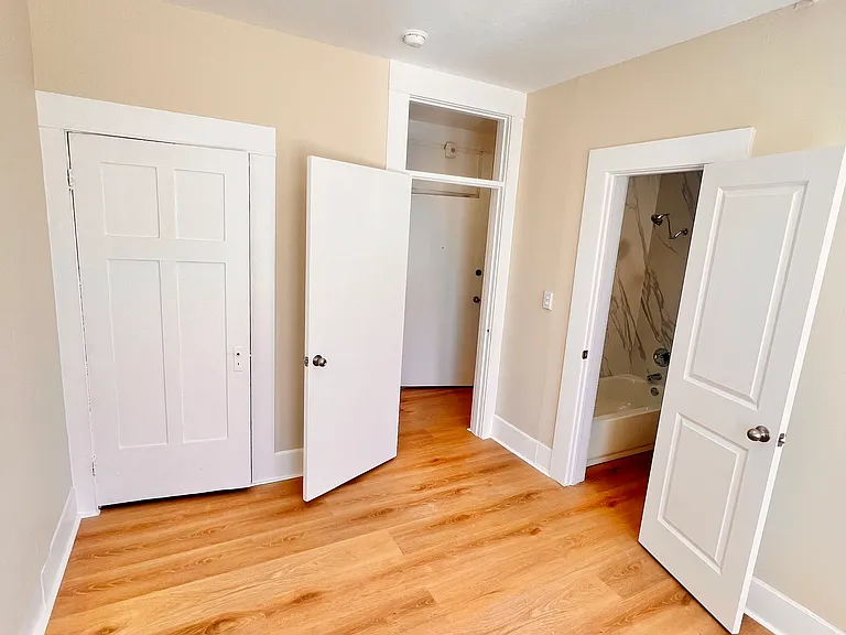 1815 Powell St #B — Photo 6