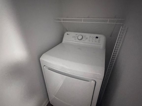 5th image of 14208 Pinehurst Ln #14208