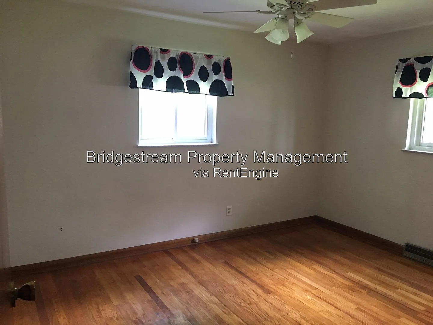 3 bed, 2.0 bath, 1404 sqft, $1,795 — Photo 2