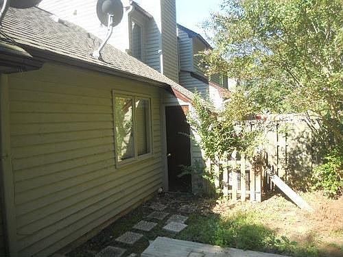 5th image of 4910 Pine Cone Dr