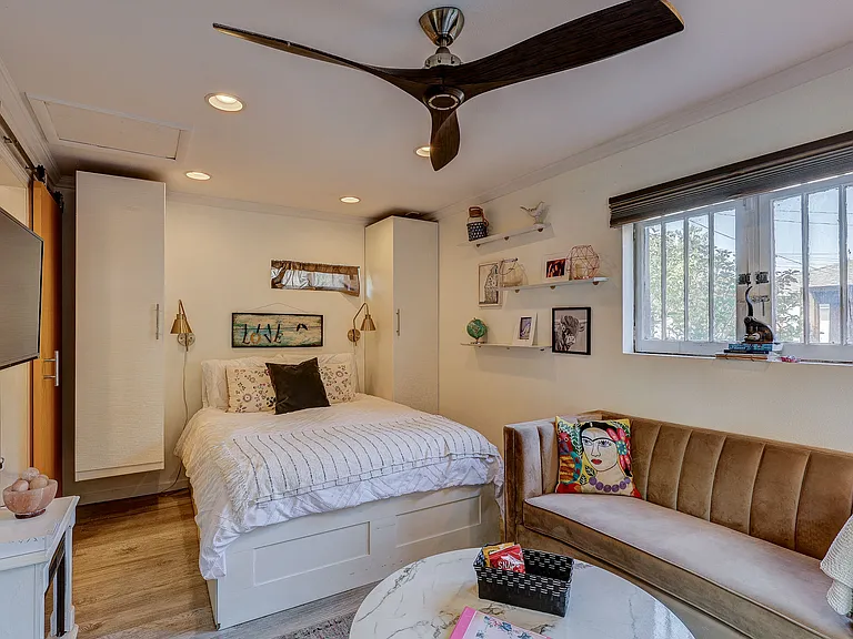 1219 S Corona St — Photo 12
