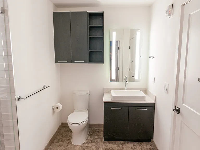 70 N St SE #606 — Photo 11