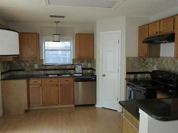 5th image of 7001 Richardson Dr