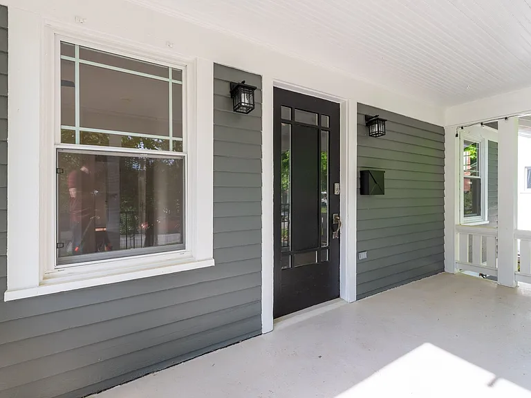 523 E Normal St — Photo 4