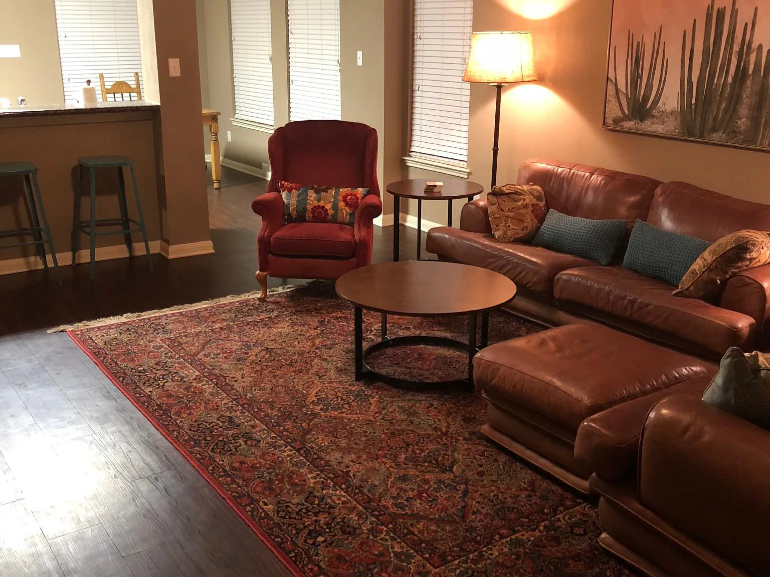 4 bed, 4.5 bath, 2500 sqft, $3,000 — Photo 2