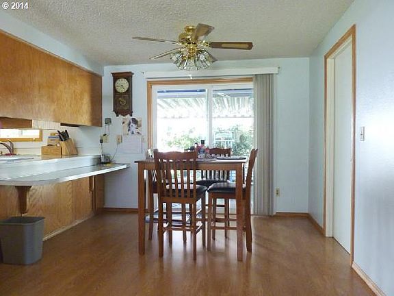 3rd image of 501 SE 123rd Ave