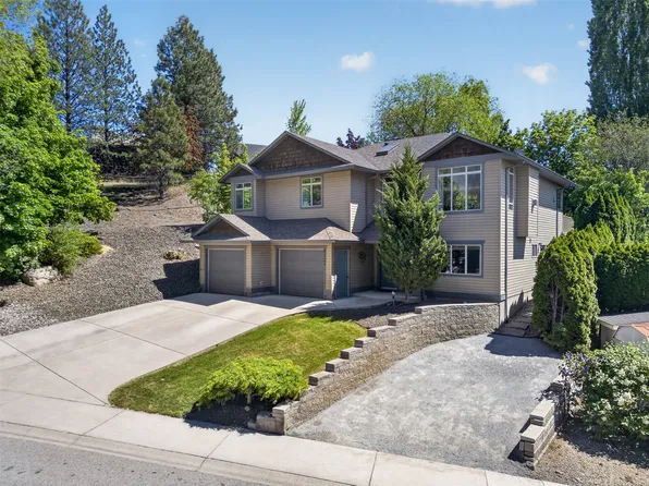 2131 Shannon Way, West Kelowna, BC V4T 2G6