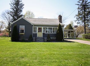 61 Lynde St, Old Saybrook, CT 06475