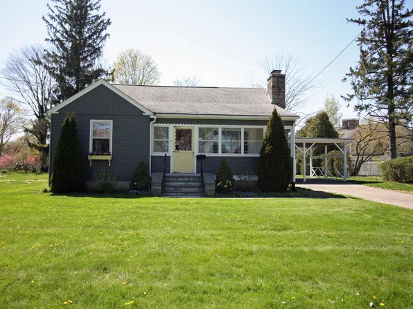 61 Lynde Street, Old Saybrook, CT 06475