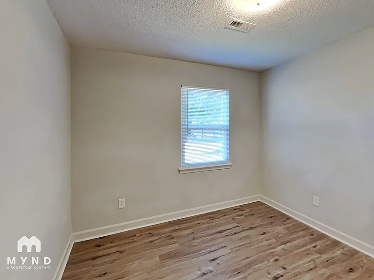 2241 Thornfield Rd — Photo 16