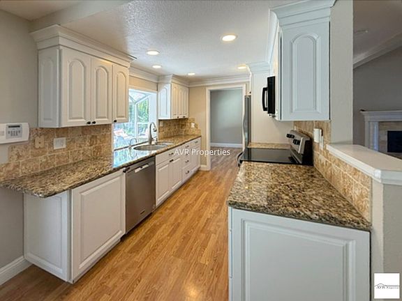 4th image of 1337 Morning Glory Cir