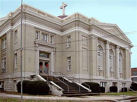 3rd image of 2037 Courtland Ave