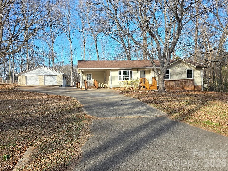 1st image of 4024 Redwood Dr