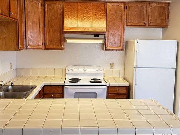 5th image of 605 N Ditmar St APT E