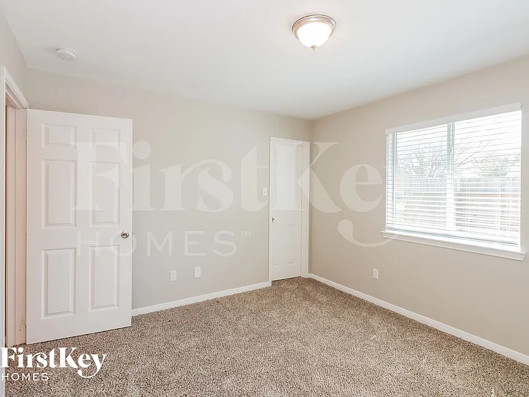 4515 Bridgevillage Dr #D — Photo 12