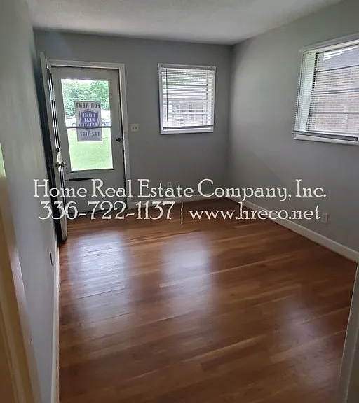 135 E Wall St #5 — Photo 3