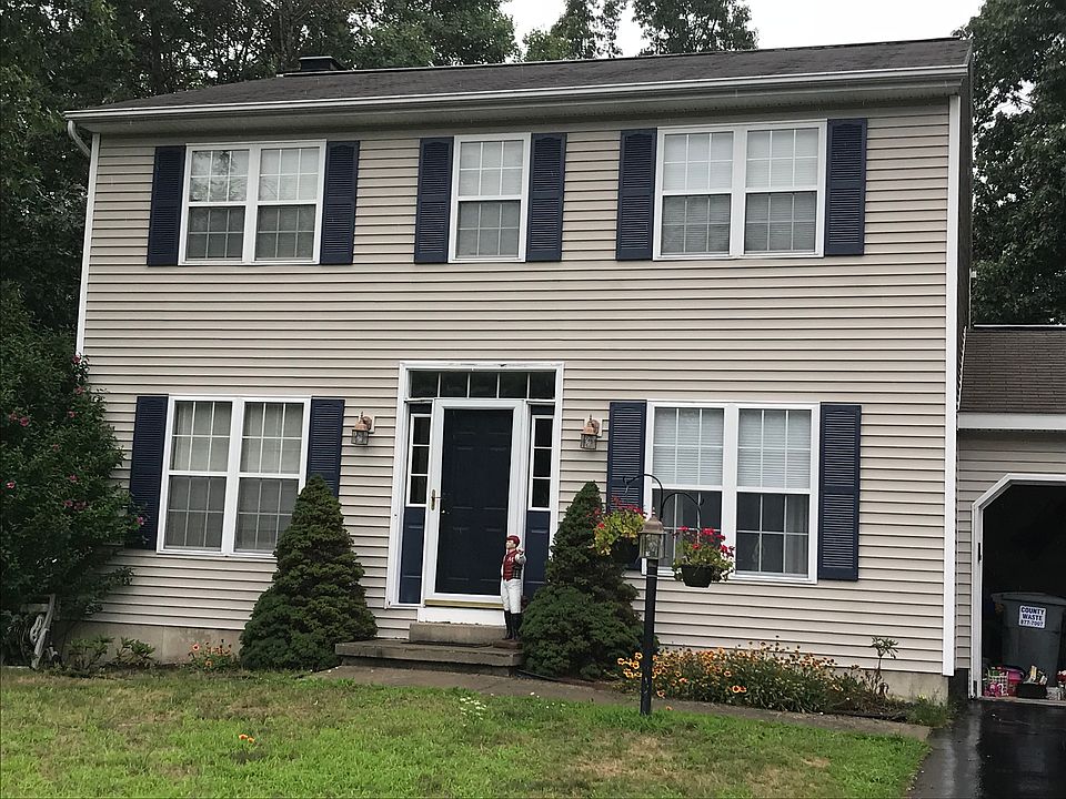 1st image of 23 Oxford Dr